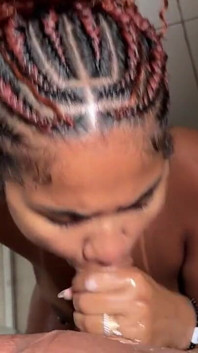 Taboo Sex Adik tiri Menghisap Batang Abang Tiri Di Bilik Air