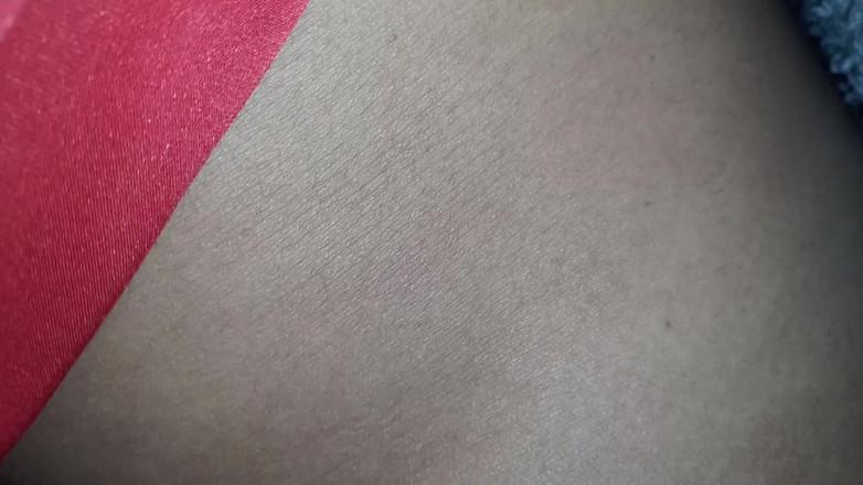LADYZINHA23: 彼は私の中に入ってきて、私を濡らしました