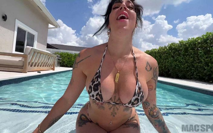 J-Mac: PAWGイタリア人少女ベラ・スコーピオンがビキニ姿で外で犯される