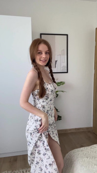 Une Rousse Timide Avec Des Nattes Se Fait Bander Pour Que Vous Puissiez Exhiber Vos Gros Nichons