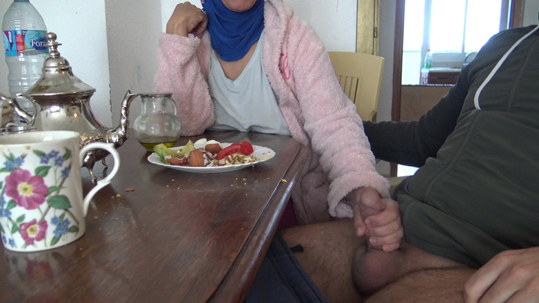 Souzan Halabi: Người Thổ Nhĩ Kỳ khiêu dâm turbanli làm tình