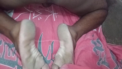 Cuckold Couple Swing: Seks bağımlısı evli kadın arkadaşını alıyor
