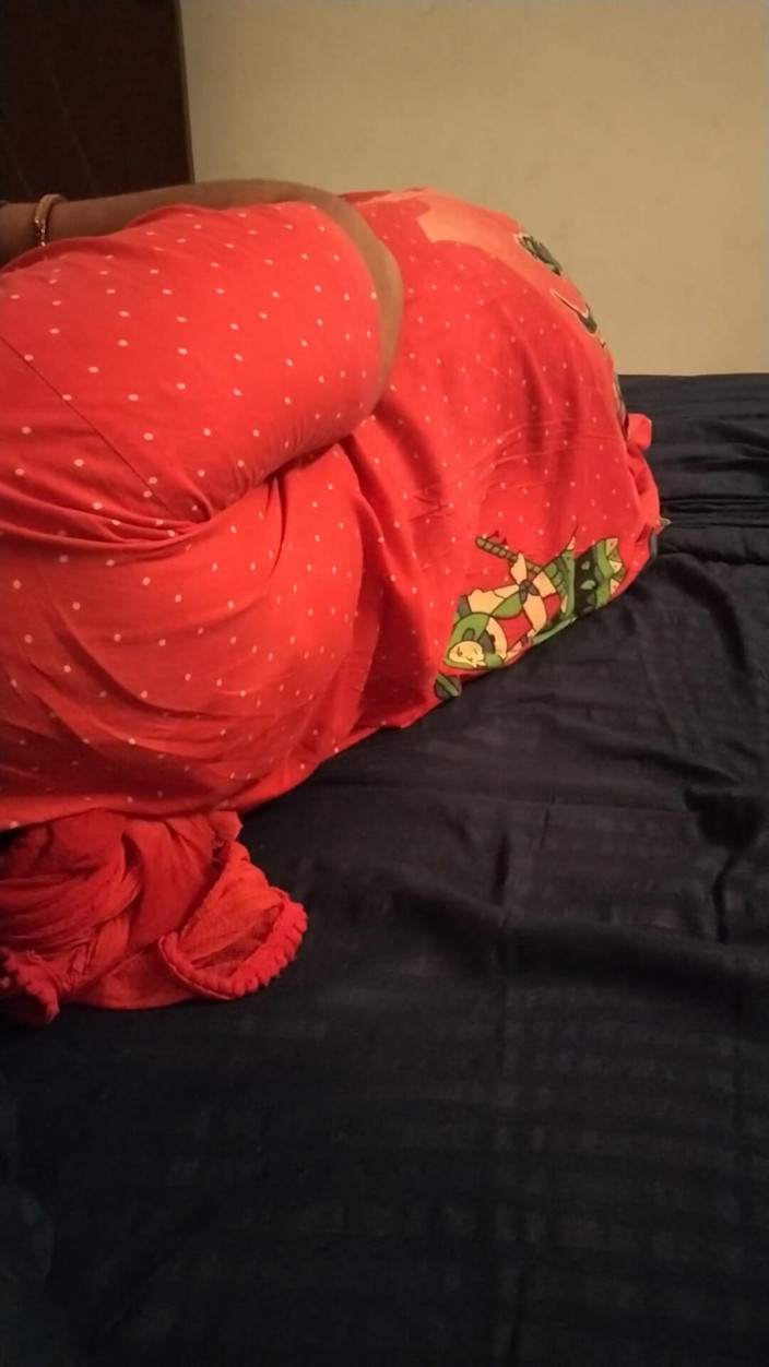Tamil lesbian: 分享她的性经验和话