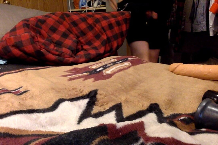 Douglas James: Solo Otter Zdrobind Bussy Filmare Cu Un Vibrator Mare