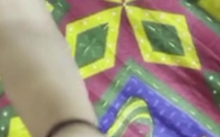YourDickSucker: Le ragazze indiane carine mostrano il suo corpo nudo