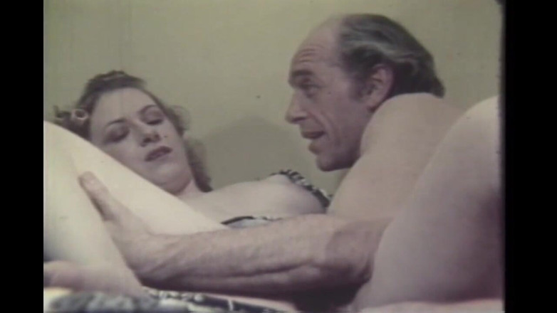 Vintage megastore: Smutsiga gamla jävlar knullar vackra vintage tonåringar (full film)