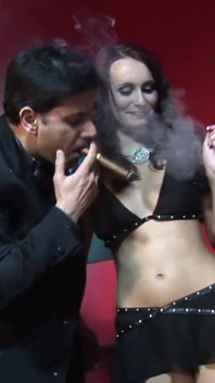 Uma milf gosta de homem e paus grandes