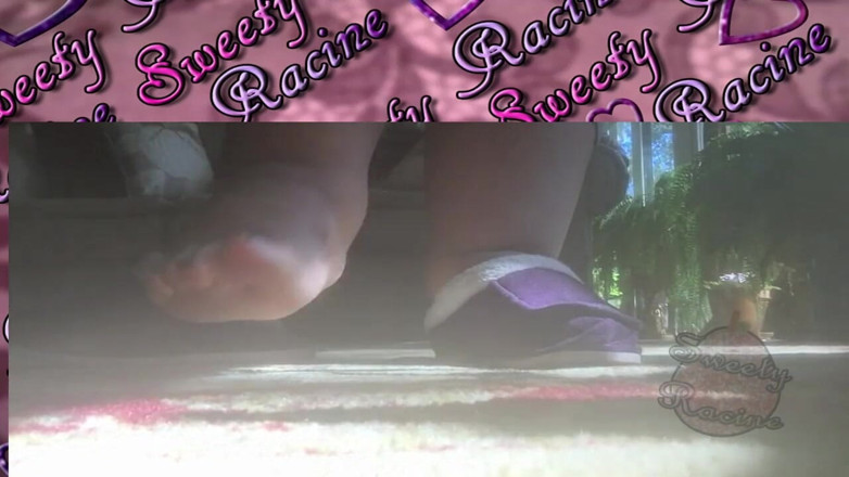 Sweety Racine: Riesige sSBBW-füße gehen