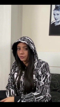 La dea Kiffa nella ragazza nerd domina un ragazzo popolare