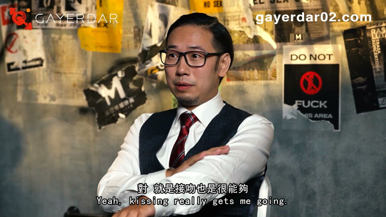 GAYERDAR: Gif-018 Married Stand-up Comedian / Stepdaddy Cum-controlled