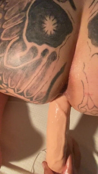 MzKiTTy91: Rabuda esposa cavalga em pau monstro de 12 polegadas