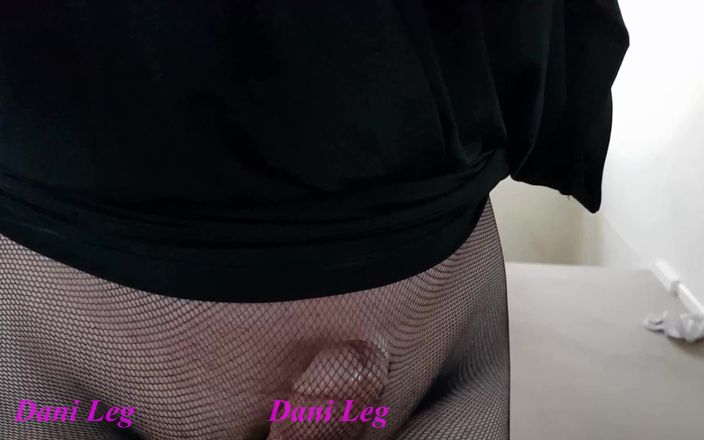 Dani Leg: Dani chân trong lưới cá đen gợi cảm