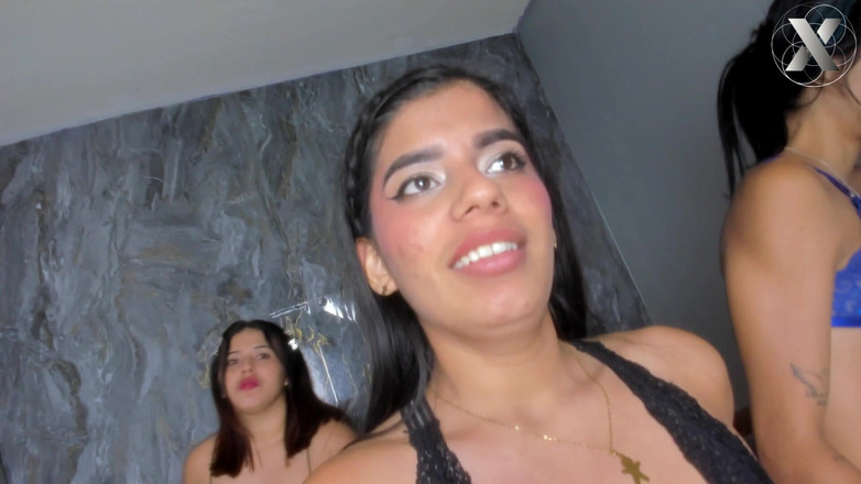 Squirt rain: Intensive Lesbische Masturbation: Vibrator In Geschwollener Muschi