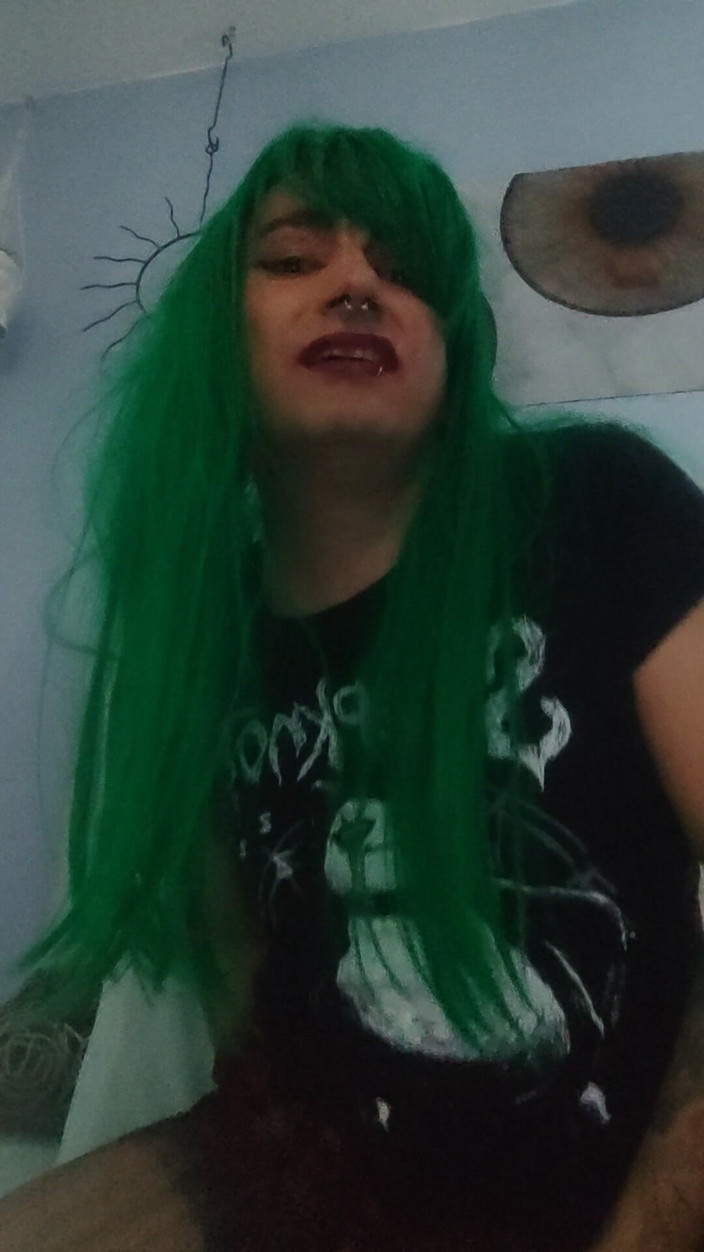 Alicia Moonkalation: Waria Punk Jerman Memberikan Cum Solo