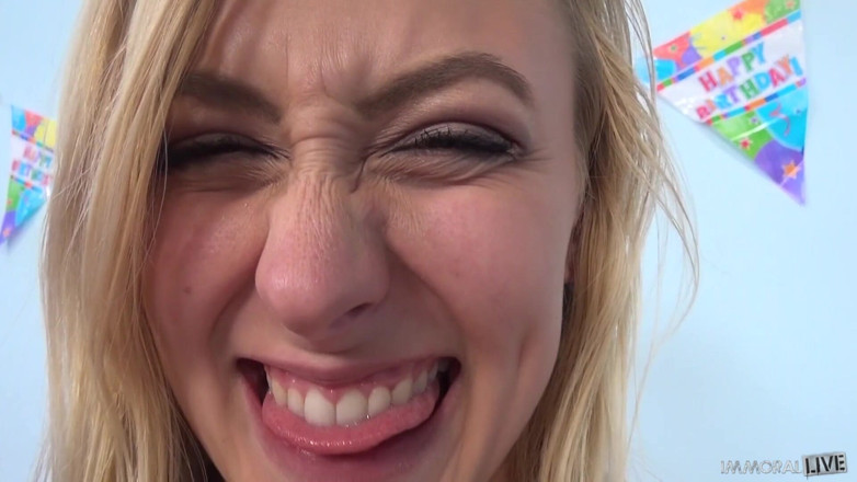 Immoral Live: Buon giorno con alexa grace e giorno estivo