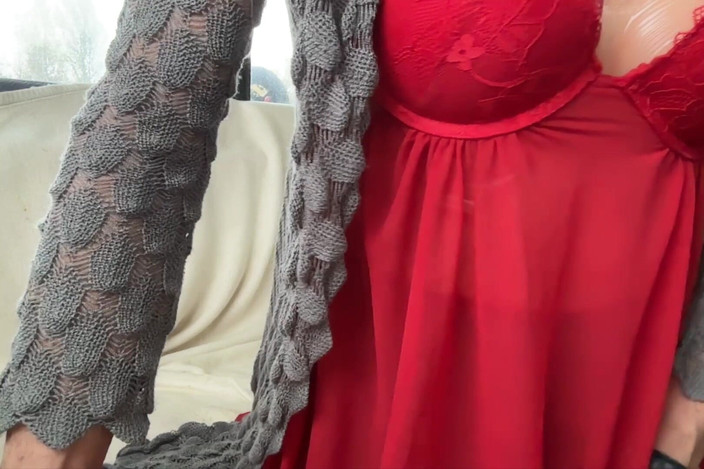 Sonitchka: 굵은 음경과 새로운 아침 로크가 함께한다