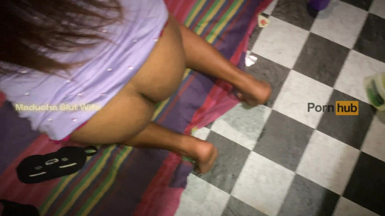 Tiyana: Moglie cavalca il cazzo del marito - video fatto in casa