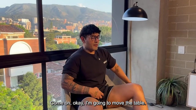 Kylei Ellish: Dit is een erg nat interview! Hete milf met een...