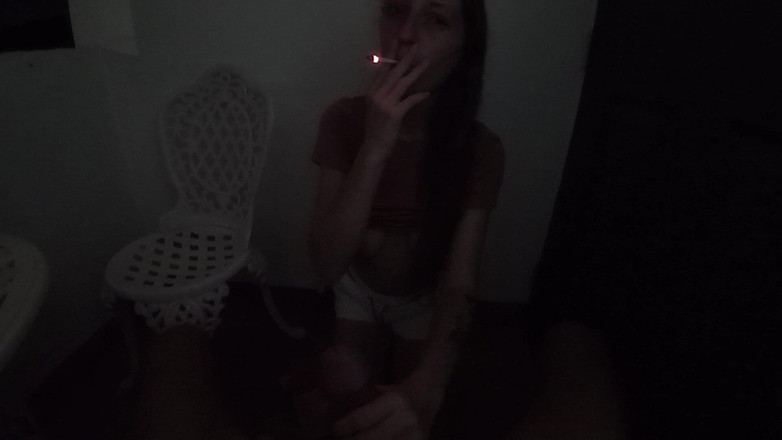 ScottishSweetie: Palenie. Titty Play, BJ i jebanie na naszym balkonie!