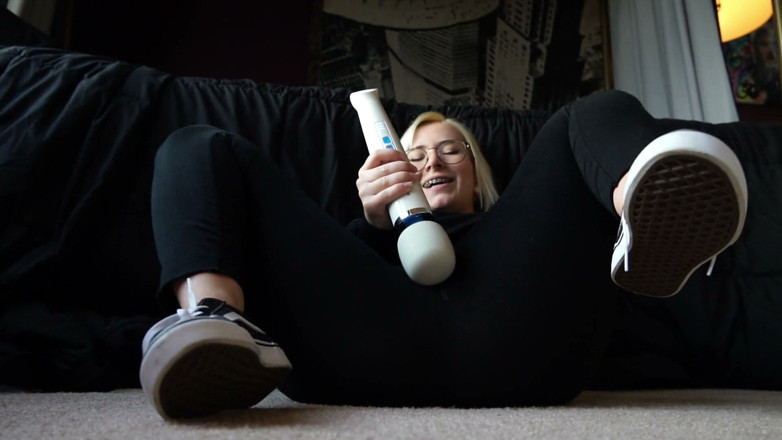 Luxx star: Cumming Home After a Long Day