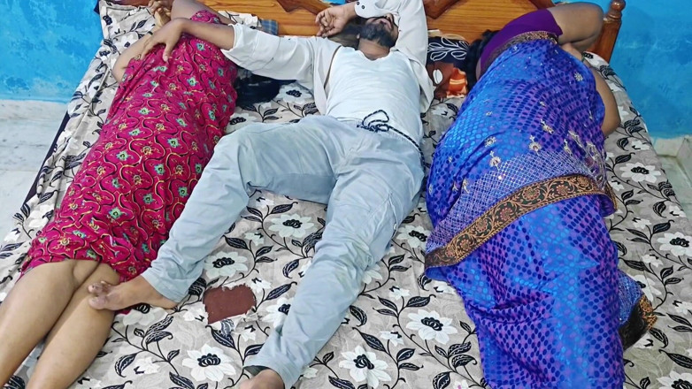 RoyToy: Stepson Shares a Bed with His Desi Stepmom and Her...