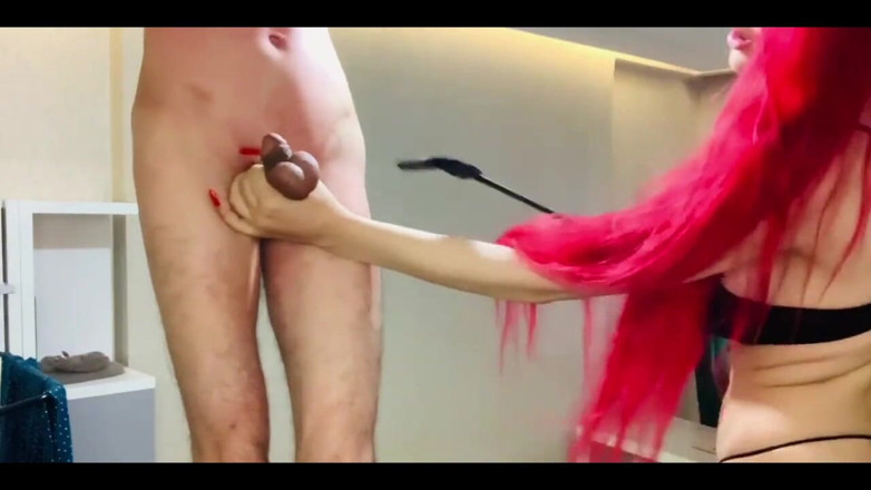 Mistressrola: Il mio figliastro ha bisogno di sborrare
