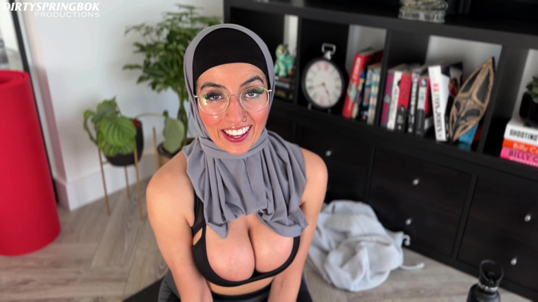 DirtySpringbok: Hidžáb Aaliyah Yasin je chycena svým spolubydlícím a dostane obrovský...