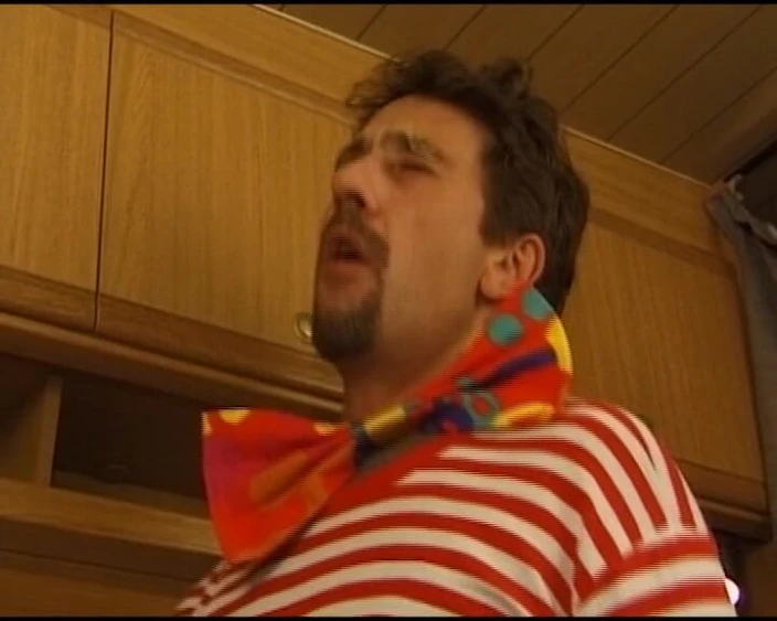 Enjoy German porn: Миниатюрная юная блондинка из Германии с большой порцией спермы в ее рту