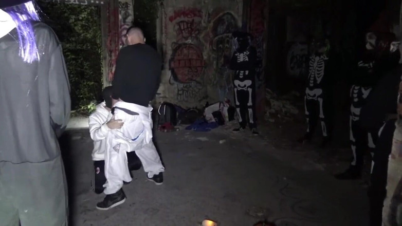 AMATOR BAREBACK FRENCH PORN: Baisée abrback pendant la nuit de Halowween