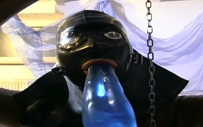 Absolute BDSM films - The original: Mendominasi fetish mulut pakai masker