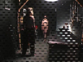 Genuine XXX: Il maestro bDSM corde strette e frustate dominano la schiava...