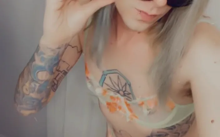 CarmenMelatonin: Classy and Sassy Babe loves To Play In Her Tiny...