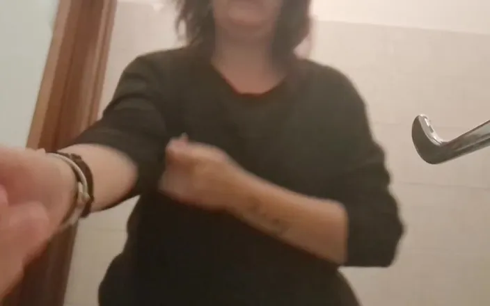 Nicoletta Embassi: Beautiful Piss Farts Stripteases in Shops and Public Toilets Super...