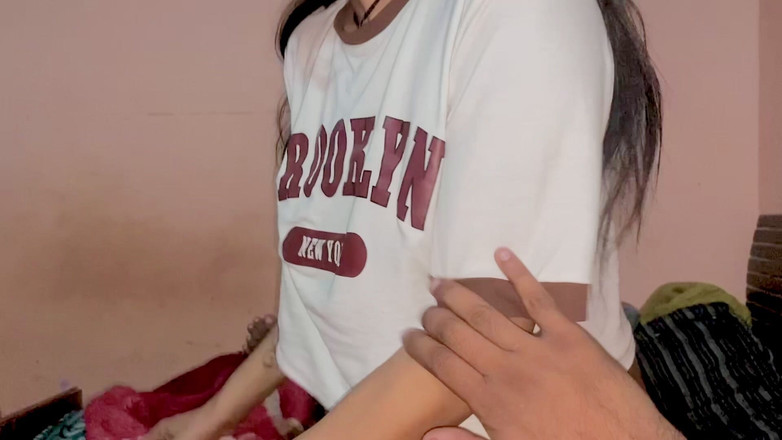 Sexy taniya ki Chut dekho or sexy pose bhi: Desi coppia sesso