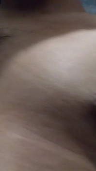 Tu chico las traga por todo el abdomen con semen