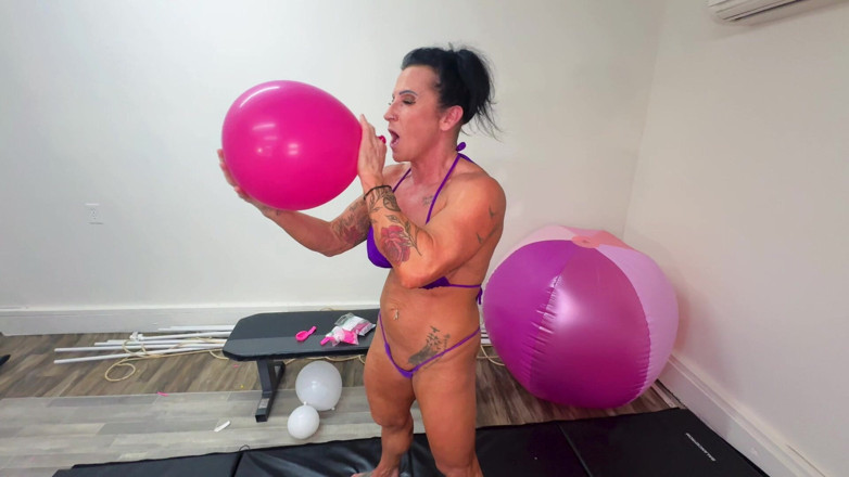 Kandylegsxxx: Ballon poppende göttin kandy