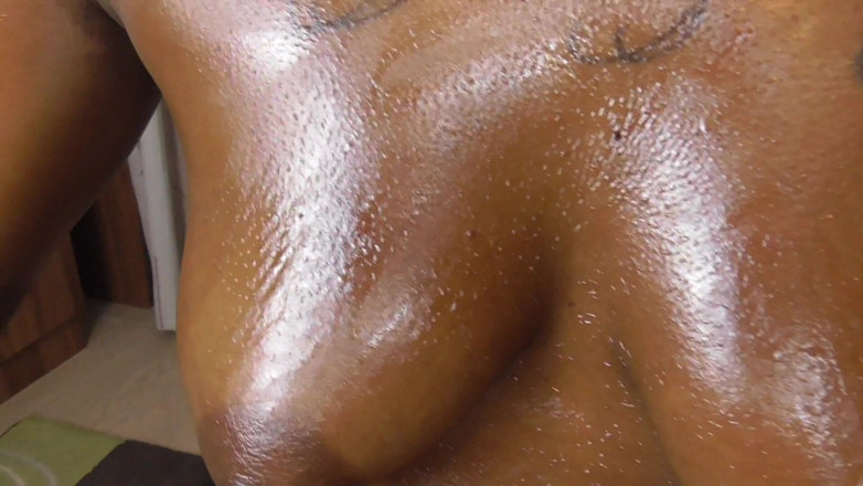 Solo Austria: Ebony oil teasing fetish!
