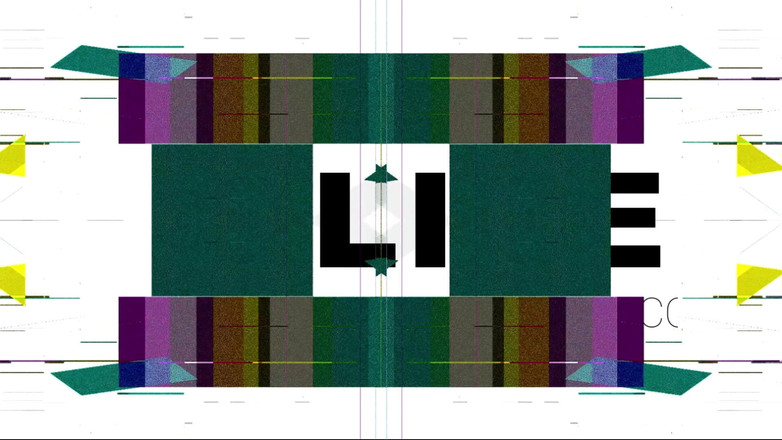 X Live Community: Le mie spinte la fanno gemere come una puttana