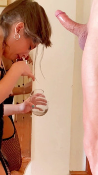 Gelbes Natursekt Trinken, 2 Liter Pisse Und Dann Schmutzig!! Tief in Den Hals