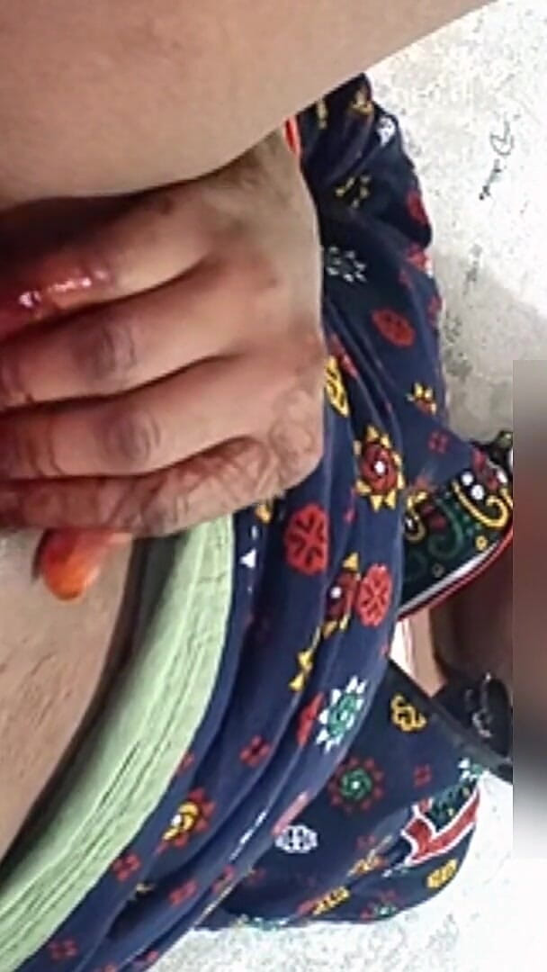 ExcitedWomen: Indian desi bhabhi de la sat fingring în nevoie de futai...