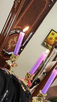 Satanská Čarodějnice Svolá Satana Přes Zrcadlový Portál