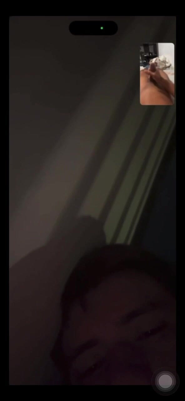 Icyhot707: Adamla görüntülü görüşme