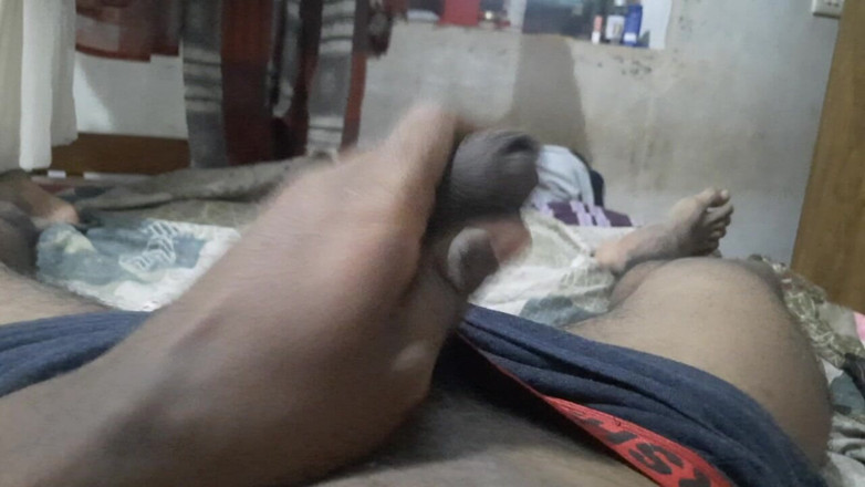 Wheyincognito: Quente six pack boy masterbating na sala