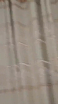 FFm dreier lutscht seinen BBC, während sie sein gesicht reitet