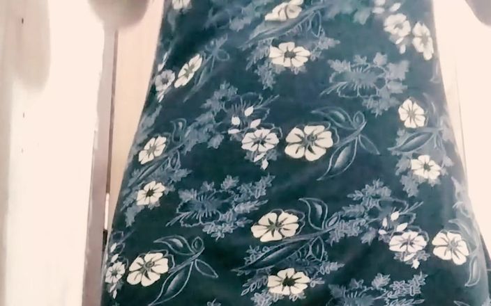 Riya Thakur: Відео про ванну кімнату зведеної сестри