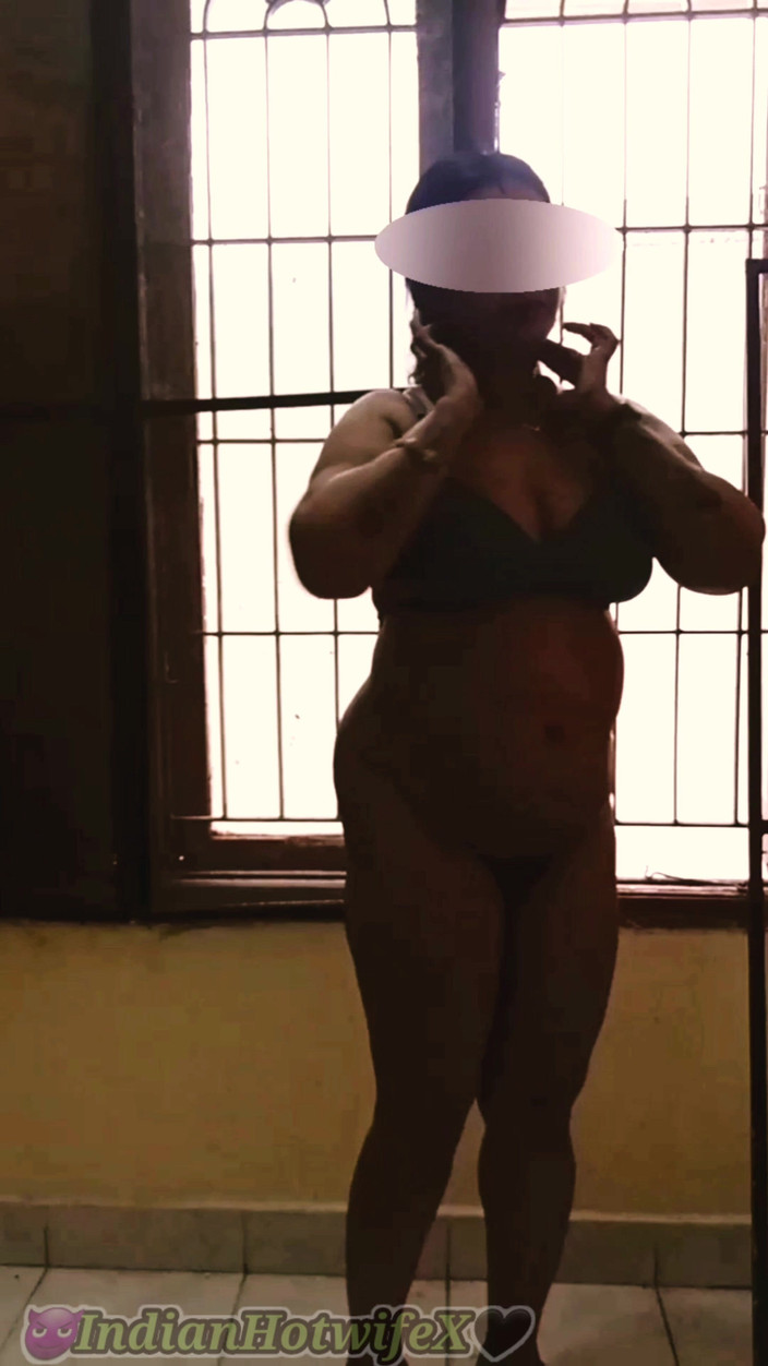 RenuRaj: Desi tamil soția dolofană Lux Sari Purtați tachinare Arată țâțe burtă...