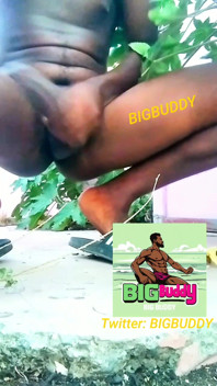 Flashing and Cumming Outside in Public