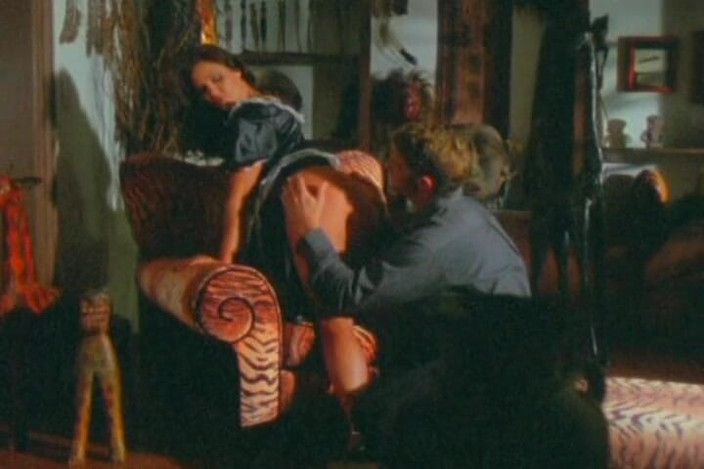 THAGSON RETRO: Esmer hizmetçi sürtük ıslak orgazm olana kadar derinden sikiliyor