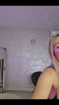 Komşunun ateşli sarışını seni bekliyor