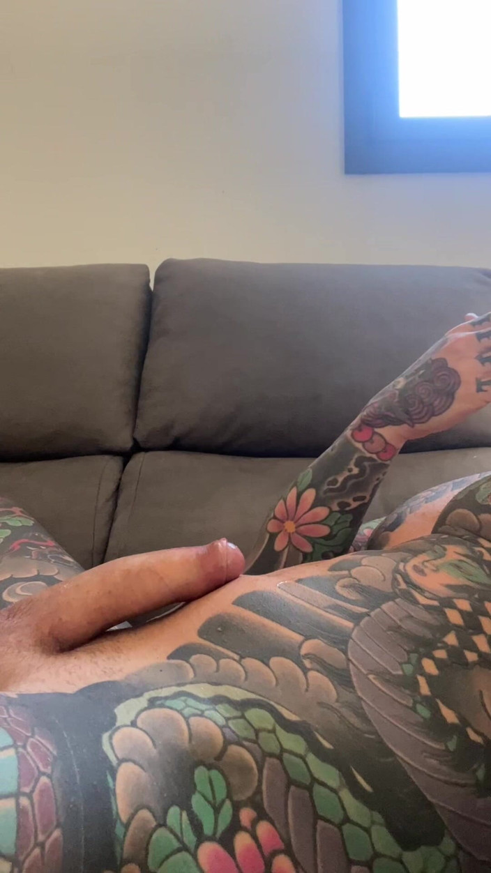 Juan Lucho Gay: Young Spaniard Mostra Tutto